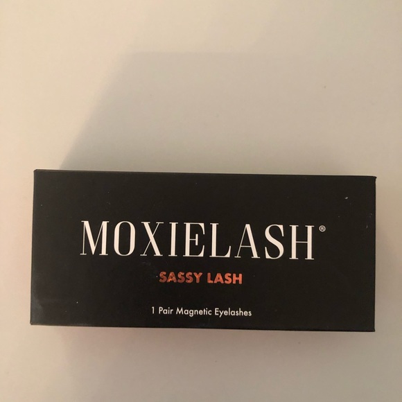 SASSY LASH - Picture 2 of 3